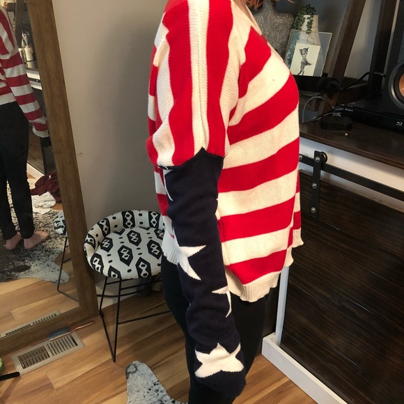 American flag sweater! - Picture 2 of 3